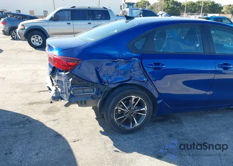 2024 Kia Forte Lxs z USA, uszkodzony, nr VIN 3KPF24AD0RE762553